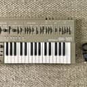 Roland SH-101 32-Key Monophonic Synthesizer 1982 - 1986 - Gray