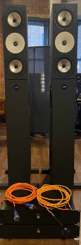 Amphion two 18, amp500, baseOne25, base amp 500 and amphion cables. Offers welcome. 2018 - black. image 1