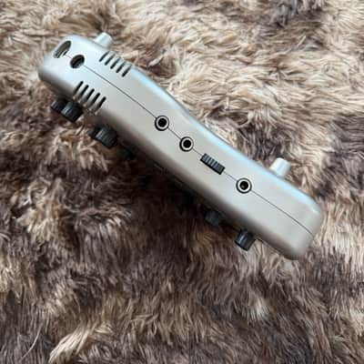 Behringer Bass V-Amp Multi-Effect and Amp Modeler 2000s - Silver image 4