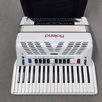 Roland FR-3s アコーディオン ホワイト Roland FR-3S V-Accordion (FR-3 w/speakers) - white model w/roller