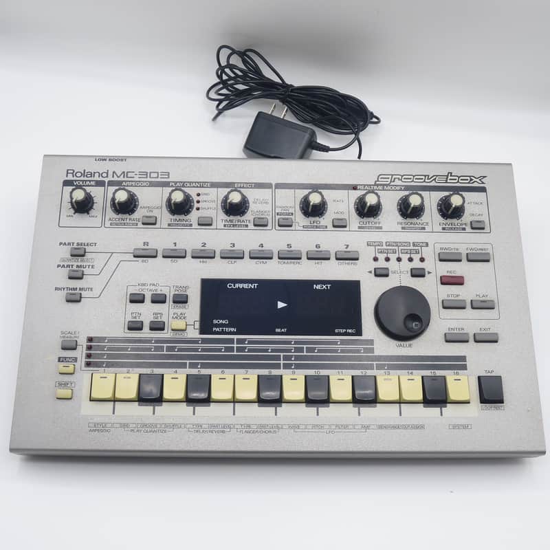 Roland MC-303 Groovebox 1990 - 1998 | Reverb UK