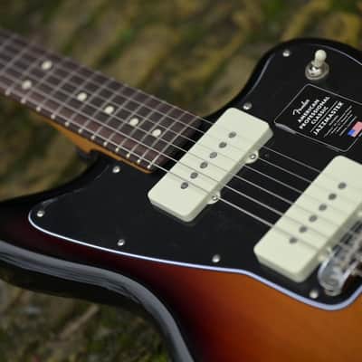 Fender American Professional Classic Jazzmaster® - 3-Color Sunburst image 8