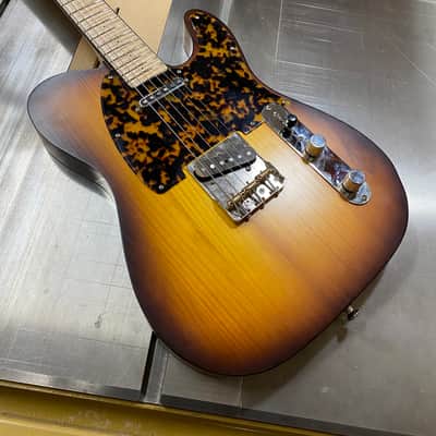 Deslongchamps Telecaster 2022 - Tobacco Burst image 6