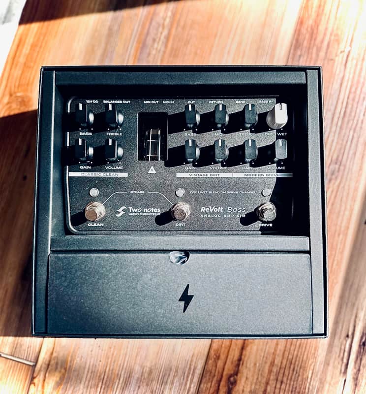 Two Notes ReVolt Bass