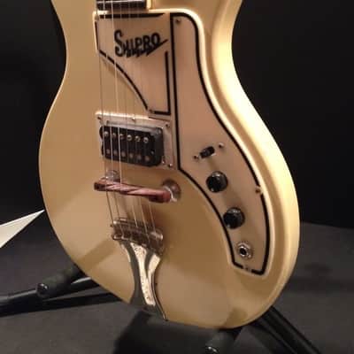 Vintage 1961 Supro image 5