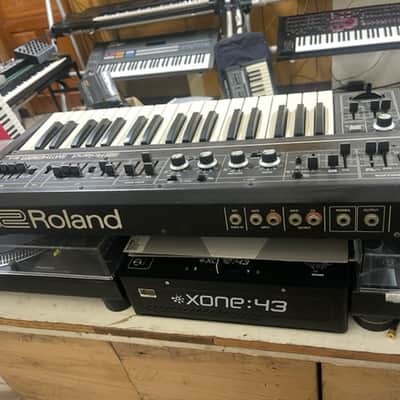 Roland SH-2 37-Key Synthesizer image 2