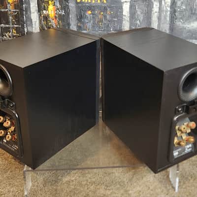 Bowers & Wilkins Bowers & Wilkins 686 two-way vented-box bookshelf loudspeakers 2000 - Black image 4
