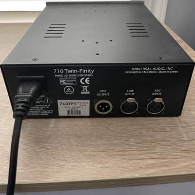 Universal Audio 710 Twin-Finity Tone Blending Mic Preamp image 2
