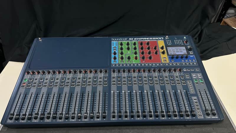 32 Channel Soundcraft Si Expression Digital Mixer - Blue image 1