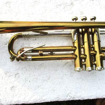Getzen 90 Deluxe Trumpet, 1949, USA, Gold Lacquer, Tags, Case, Very Clean image 3