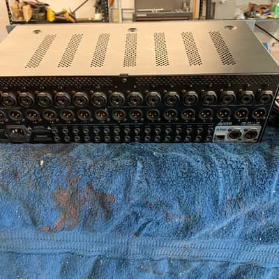 Immagine Aviom A-16II Personal Mixer Monitor System - 11 Boxes, 8 Power Supplies - 2