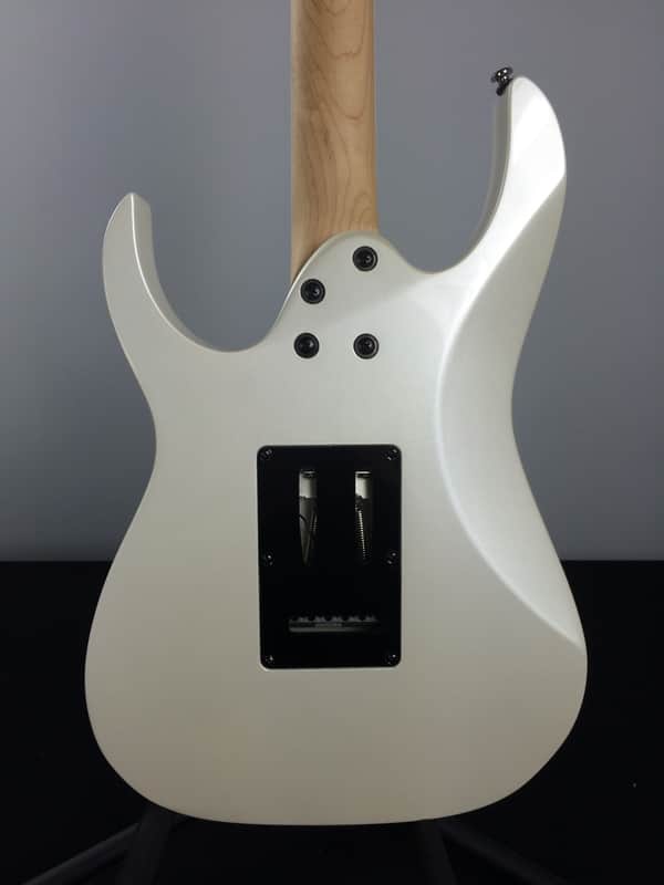 Ibanez gio grg150 ホワイト Ibanez GRG150 - White | Sweetwater