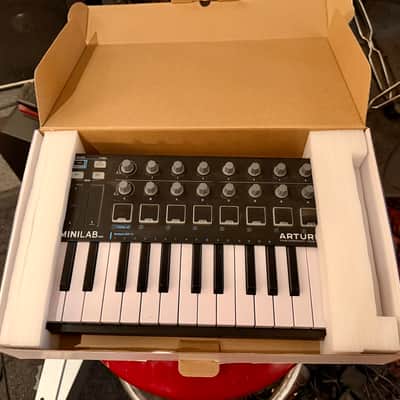 Arturia MiniLab MkII Deep Black Edition 25-Key MIDI Controller 2020 - Deep Black Edition image 2