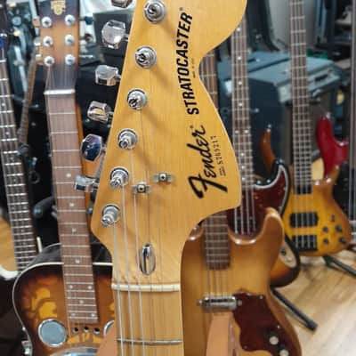 Fender Stratocaster with 3-Bolt Neck, Maple Fretboard-1977 - Walnut (Mocha) image 3