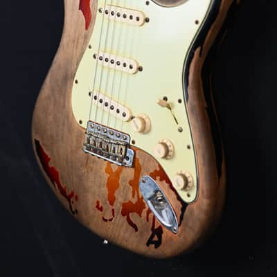 Fender Custom Shop Rory Gallagher Tribute Stratocaster from 2004 in 3-Color Sunburst with original Hardcase image 5