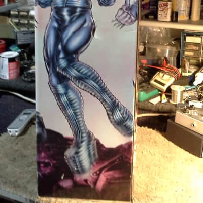 KISS ACE FREHLEY 24" DESTROYER DOLL LIMITED EDITION DEVASTATED CITY BASE W/BOX image 7