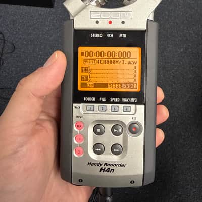 Zoom H4N Handy Recorder - includes AC adapter, wired remote, 16GB SD card, and Pelican 1060 Case image 2