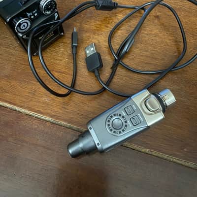 Xvive U4 Wireless In-Ear Monitor System 2019 - 2020 - Black image 2