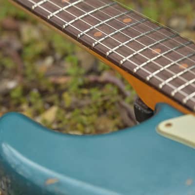 Fender Custom Shop '61 Strat® Heavy Relic®, Rosewood Fingerboard - Aged Ocean Turquoise over 3-Color Sunburst(2) image 8