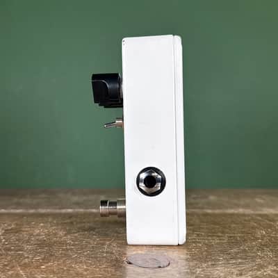 JHS 3 Series Octave Reverb 2022 - Present - White image 5