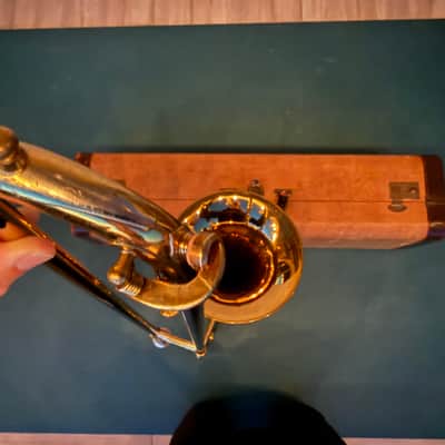 King H.N. White Co. 2B Liberty 1950 Vintage - Brass image 9
