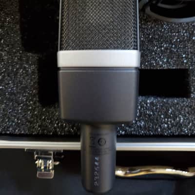 AKG C214 Large Diaphragm Cardioid Condenser Microphone 2010s - Black image 4