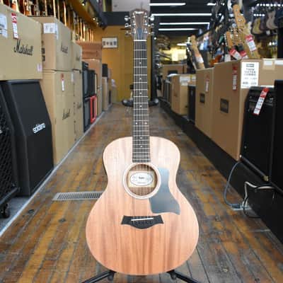 Taylor GS Mini-e Mahogany Acoustic-Electric w/Padded Gig Bag image 4