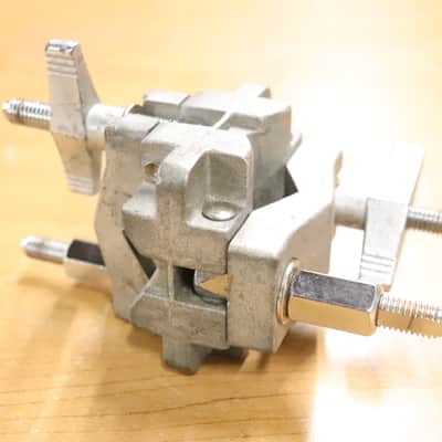DW 90 Degree Multi-Clamp Drum Clamp image 5
