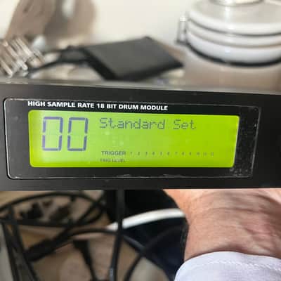 Alesis DM5 Electronic Drum Module in near new condition with power supply and rack mount bolts/washers. image 2