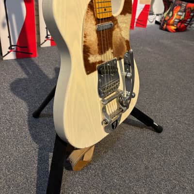 Fender Pre-Owned 50s Telecaster with Bigsby, Cowhide Pickguard image 4