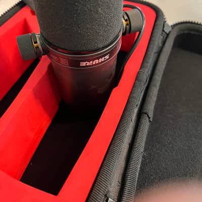 Shure SM7B with Fethead and Case Cardioid Dynamic Microphone 2001 - Present - Black image 7