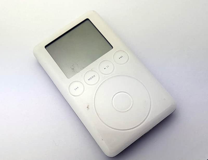 Apple iPod Classic 3rd Generation 20GB White (A1040 / M9244LL