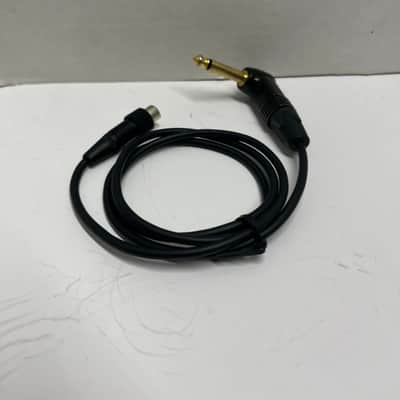 Shure WA307 Gold-plated Neutrik 1/4" Right Angle TS to TA4F Cable 3' Premium threaded locking Instrument Guitar Cable for Glx-d GLXD GLXD1, QLXD1, ULXD1-TQG, AD1-TQG, ADX1-TQG, ULX-D & QLX-D Bodypack Transmitters Digital Wireless Systems. image 4