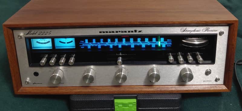 Marantz Model 2225 25-Watt Stereo Solid-State Receiver 1976 - 1977 - Fully Restored Silver with WC22 FactoryWood Case image 1