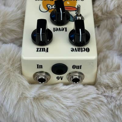 Toketone+ Beetronics “Whoctahell” pedal clone 2025 - Cream image 3