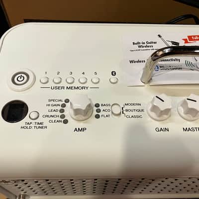 Yamaha THR30II WL Wireless 30-Watt Modeling Guitar Amp Combo White image 2