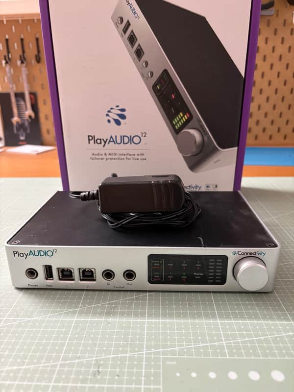 iConnectivity PlayAUDIO12 USB Audio / MIDI Playback Interface 2017 - 2021 - Silver image 1