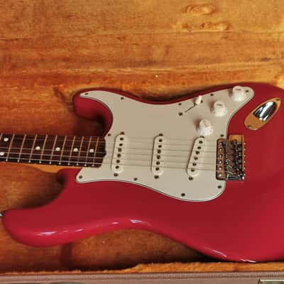 Fender Mark Knopfler Stratocaster Unplayed Early Serial# Darker Red Ultimate Collectable image 4