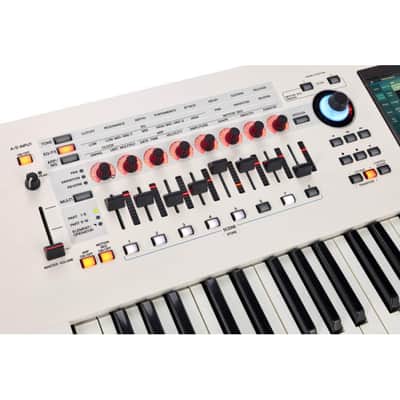 YAMAHA Montage 7 white synthesizer NO image 4