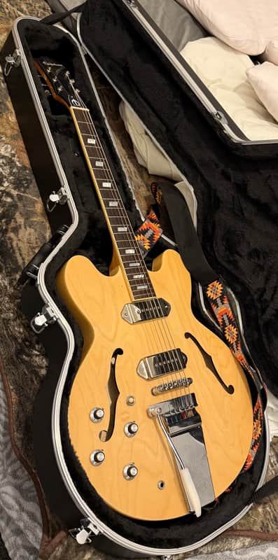 Epiphone Casino Left-Handed Natural + Maestro Vibrola + Hardcase image 1