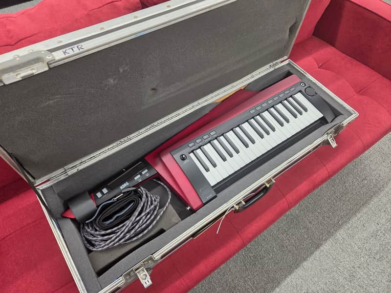 Korg RK100S 37-Key Keytar with Case- Red / Black image 1
