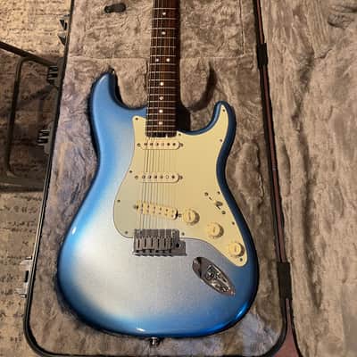 Fender American Elite Stratocaster with rosewood Fretboard 2016 - 2019 - Sky Burst Metallic image 1