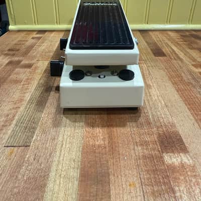 Fulltone Mini Deja Vibe MDV-2 White image 9