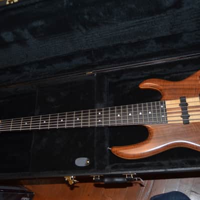 Carvin lb76 6 string bass guitar walnut image 15