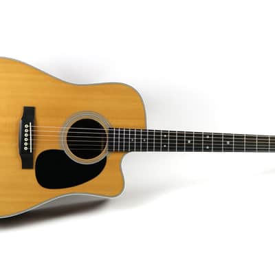 Martin Standard Series DC-28E