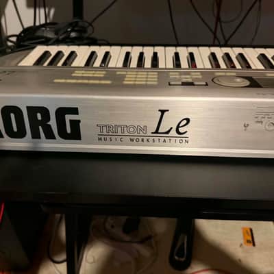 Korg Triton LE 61-Key 62-Voice Polyphonic Workstation 2000 - 2002 - Silver image 2