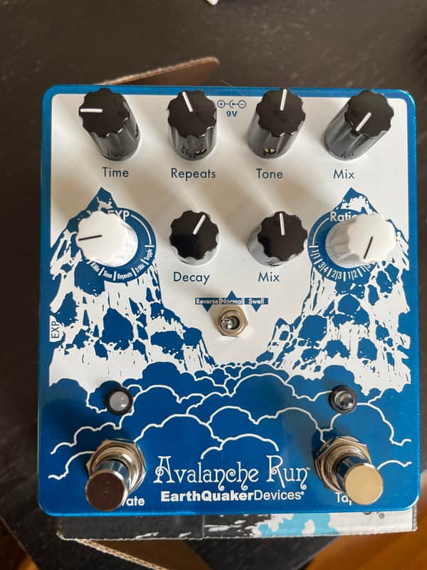 EarthQuaker Devices Avalanche Run Stereo Reverb & Delay with Tap Tempo V2