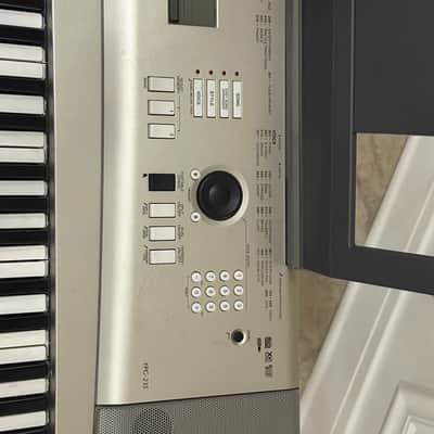 Yamaha YPG235 Portable Grand Piano 2010s - Silver image 4