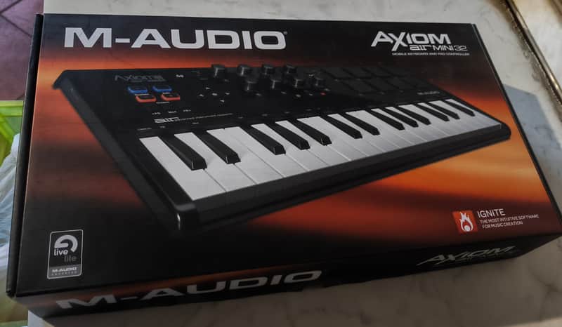 M-Audio - Axiom AIR Mini - 32-Key USB MIDI Keyboard & Drum Pad Controller image 1
