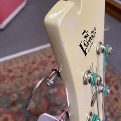 Mosrite Ventures Bass 1964 White image 5